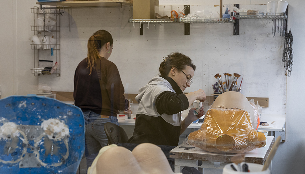 En immersion chez Cinébébé, créateur de bébés en silicone pour tournages