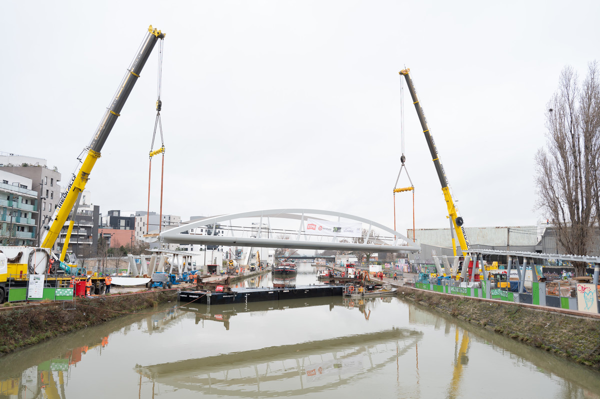 Passerelle Pierre Larousse : le tablier est posé !