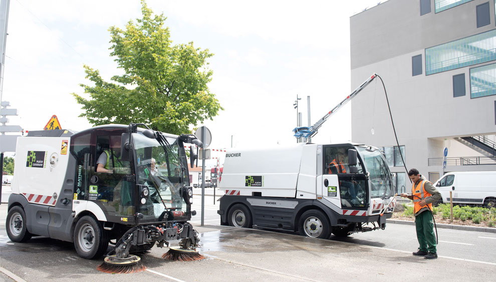Plaine Commune renouvelle sa flotte de véhicules par de l'électrique et fait installer des bornes de recharge sur le territoire